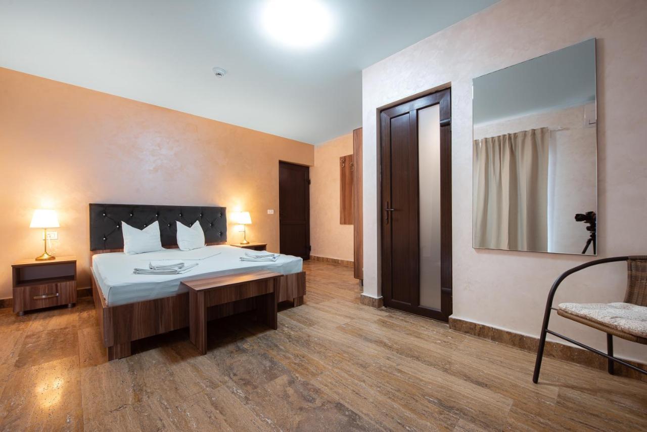 La Dudu Hotell Vama Veche Exteriör bild