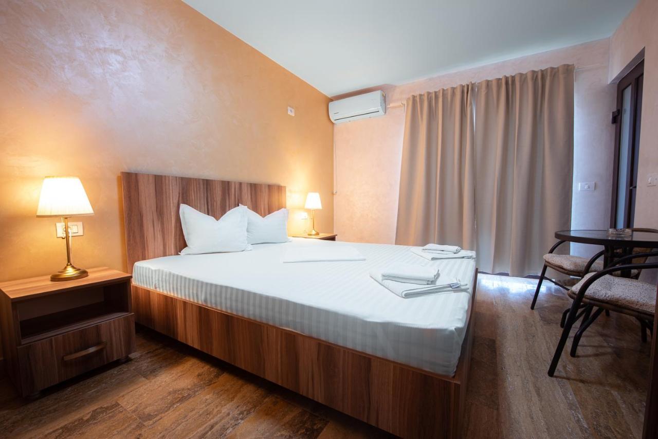 La Dudu Hotell Vama Veche Exteriör bild